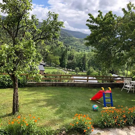 Con Gran Jardin En * Osséja
