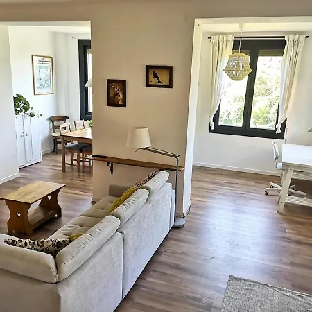 Holiday home Con Gran Jardin En Osseja